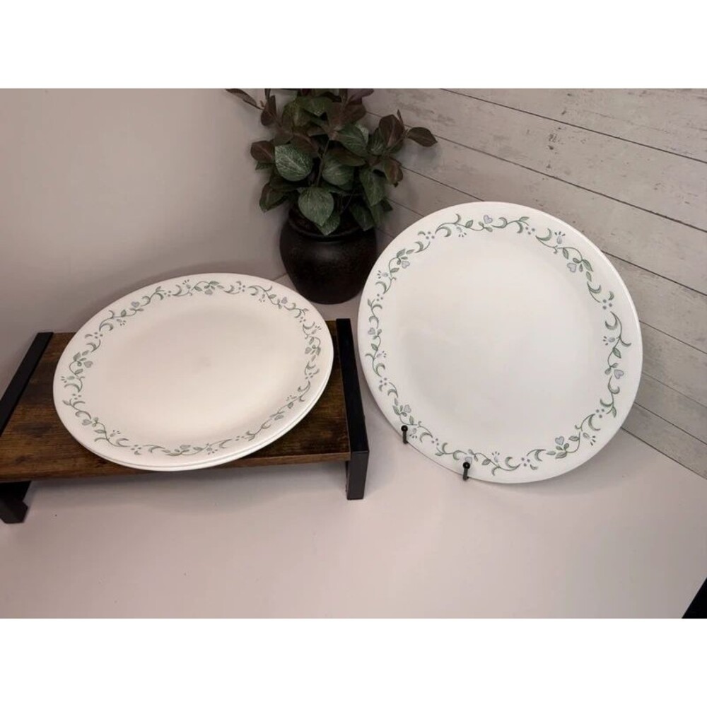 Vintage Corelle Corning 10.5” Dinner Plates Set of 4 GreenBlue Floral Hearts USA